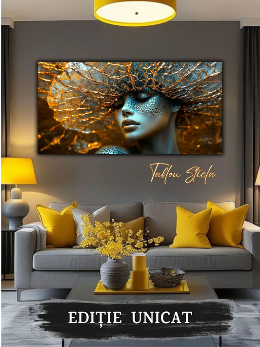 Tablou living Veiled Mycelium în sufragerie elegantă gri cu accente aurii