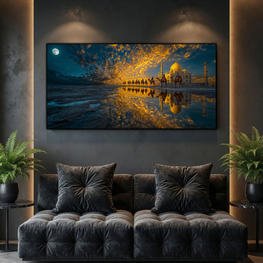 Tablouri Living Sticlă – The Moonlit Procession, siluete în mers către lumina unui oraș îndepărtat, sub lună și arbori de aur, artwork pe sticlă securizată
