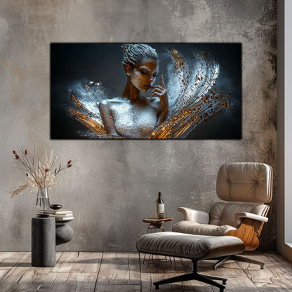 Tablou decorativ Beyond cu portret feminin metalic pe perete de piatră într-un living cu fotoliu Eames