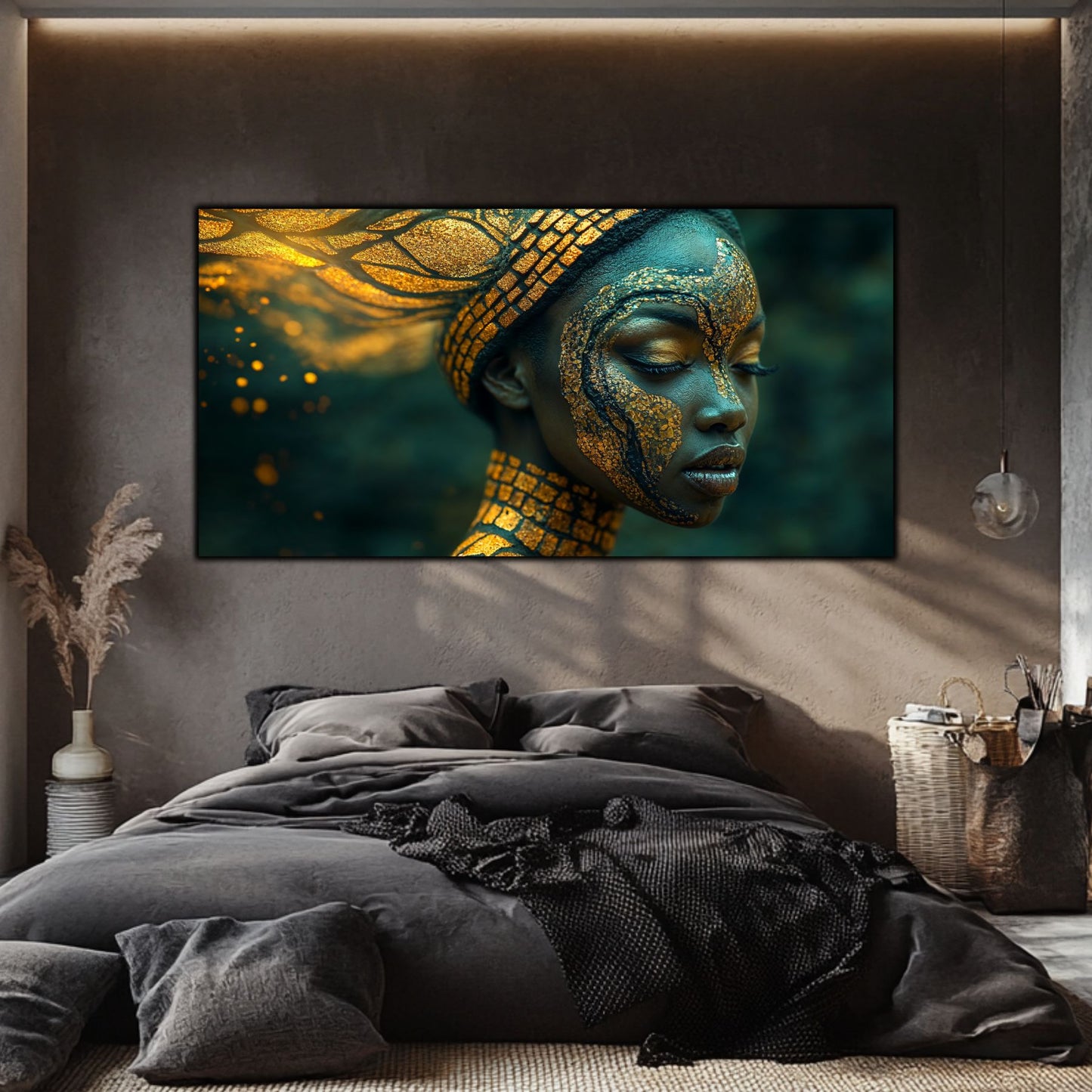 Tablou abstract Filigranul Auriu pe sticlă securizată, decor perete dormitor modern cu pat gri
