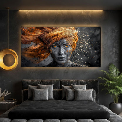 Tablou pe sticlă cu portret dramatic, ochi de chihlimbar și tonuri de negru și portocaliu ars, creat pentru un living contemporan.